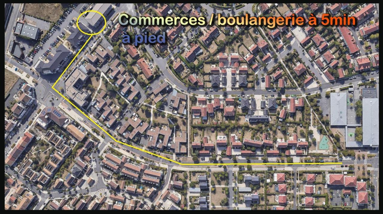 Apartment Avec Salle De Jeux Privee,10min De Transport En Commun 6 Couchages *
